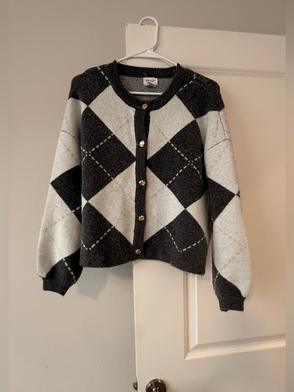 Song of Style Black & White Argyle Cropped Button Cardigan - Picture 4 of 7